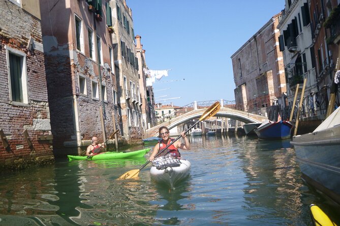 2 Hour Venice Canal Kayak Tour - Premium experience by day - The canal route: quieter stretches and the real pace of Venice