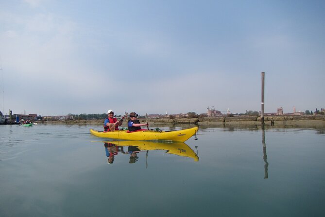2 Hour Venice Canal Kayak Tour - Premium experience by day - Photo service and the souvenir water bottle