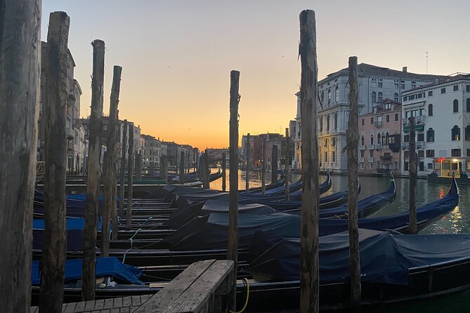 Another Side of the City: Discovering Authentic Venice - The Best Part Starts Before You Walk: Meeting at Accademia