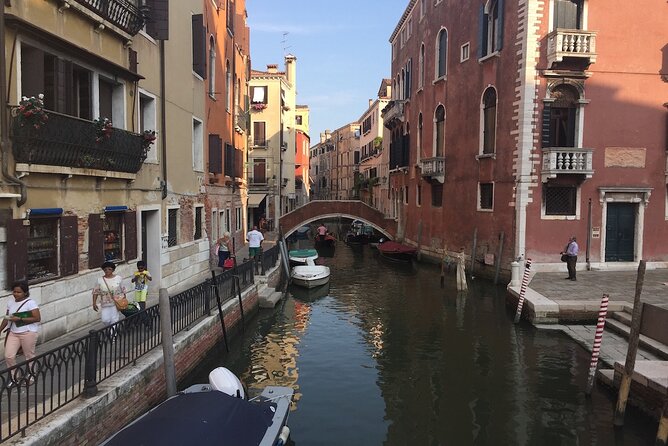 Best of Venice Private Tour: St. Mark's Doge Palace Gondola Ride - Starting at Chiesa di San Giacomo di Rialto (and Why That Matters)