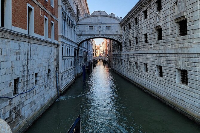 Best Of Venice: Saint Mark's Basilica, Doges Palace with Guide and Gondola Ride - Stop 4: Gondola Ride Reality Check—30 Minutes and Shared Boats