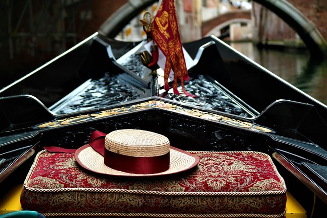 Classic 30-Minute Gondola Ride in Venice - The Gondolier Factor: Skillful Navigation, Variable Storytelling
