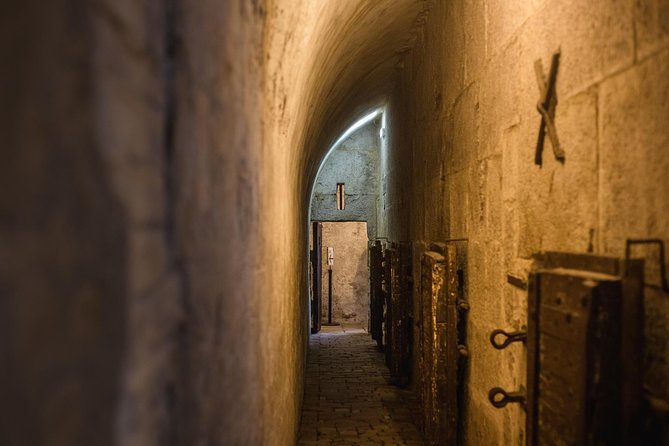 Doge's Palace: Priority Ticket, GuideBook & Optional Bell Tower - The Included Guidebook, VR Stop, and Audio Reality Check