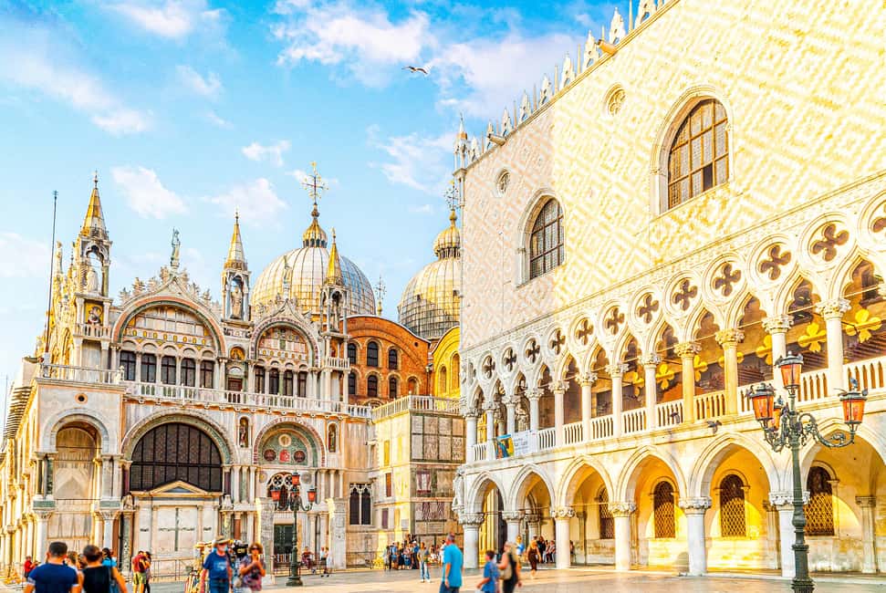 Doge’s Palace & St. Mark’s Basilica Tickets + Tour Options - Choosing your format: hosted entry, audioguide freedom, or an English guide