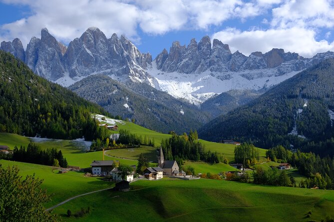 Dolomites Day Trip from Venice: Scenic Mountain Escape - Stop 2: Lago di Auronzo—Dam Views and a Short Walk
