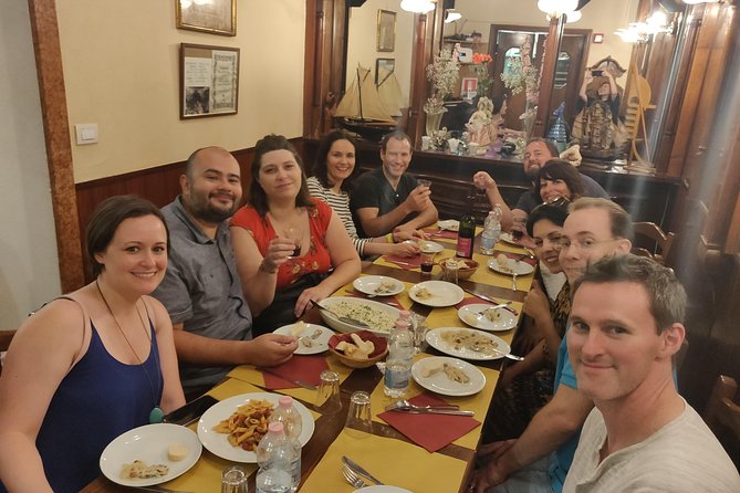 Eat Like a Local: Venice 3-Hour Small-Group Food Tasting Tour - Starting at Rialto: the meeting point and the right walking pace