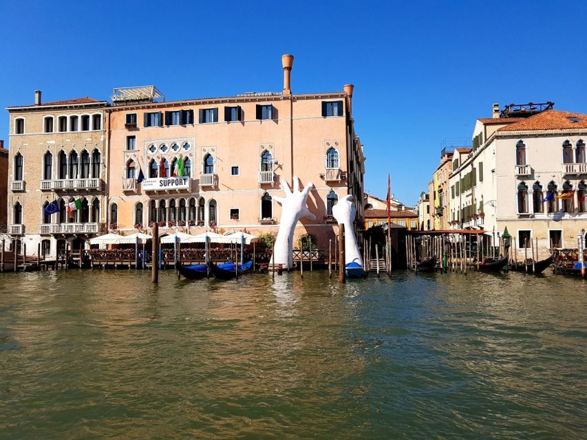 Evening Walking Tour with optional motorboat Ride - Optional gondola ferry from Campo Santa Sofia: the €2 moment