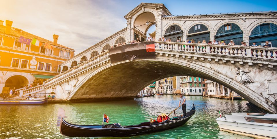 From Lake Garda: Full-Day Guided Group Tour of Venice - The Soave Coffee Stop: Small Break, Big Mental Reset