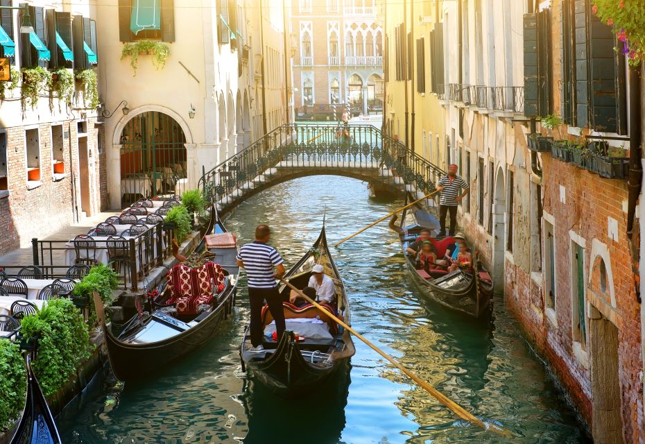 From Lake Garda: Full-Day Guided Group Tour of Venice - St. Mark’s Square Walking Tour With Headphones: The Best Way to Get Your Bearings