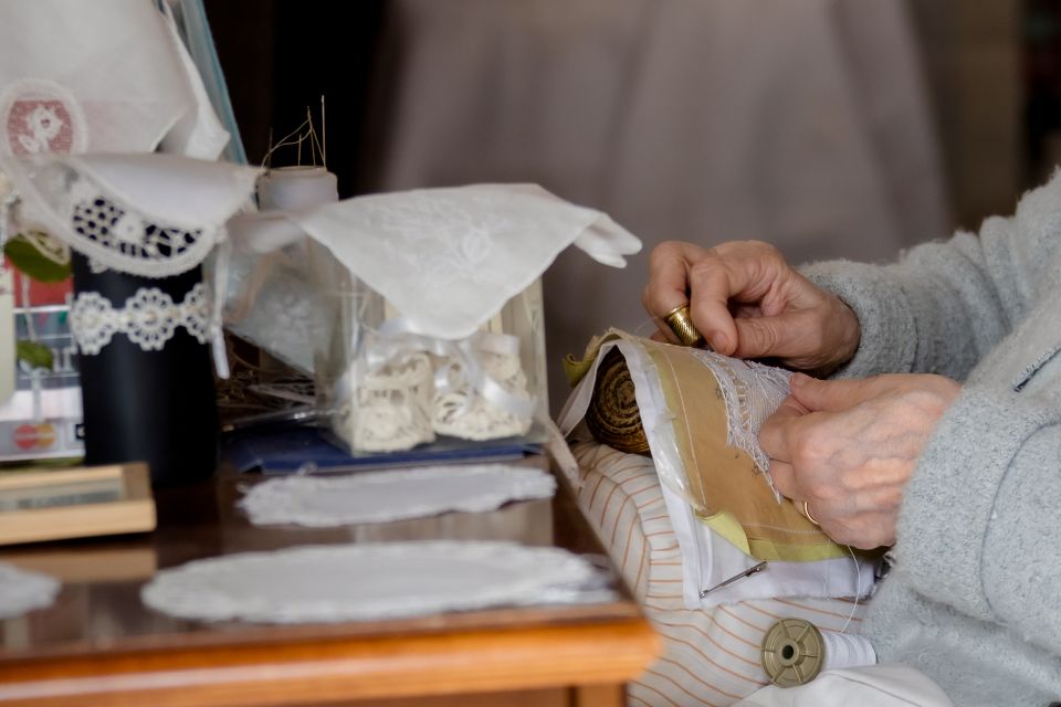 From Punta Sabbioni: Venice, Murano & Burano Guided Tour - Burano: lace, color, and the art of short wandering