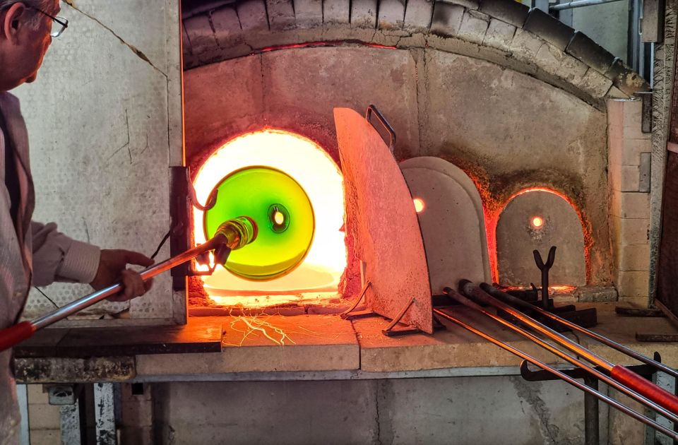 Glass Blowing Show Visit Murano Glass Factory & Showroom OMG - How transport and water taxi planning can save your day