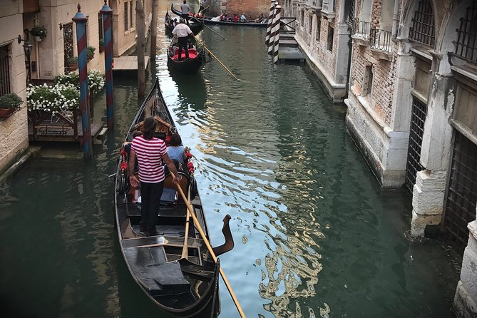 Grand Canal Gondola Experience with Live Commentary™ - Meeting near St Mark’s Square: timing and walking reality