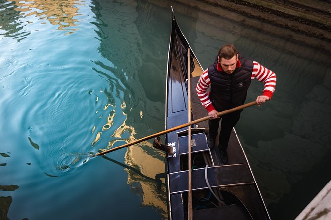 Grand Canal Gondola Experience with Live Commentary™ - App audio and audio devices: avoid the dead-time problem