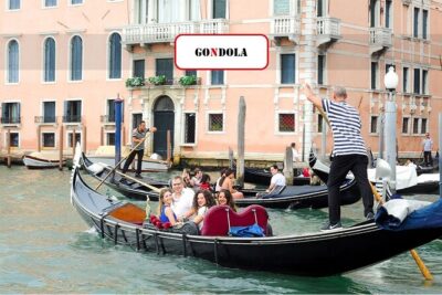 Grand Canal Gondola Experience with Live Commentary™ - Shared vs private gondola: how commentary really works