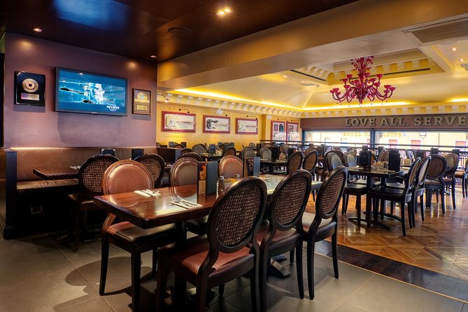 Hard Rock Cafe Venice with Set Lunch or Dinner - Venice views during dinner: canal, gondolas, and window seating