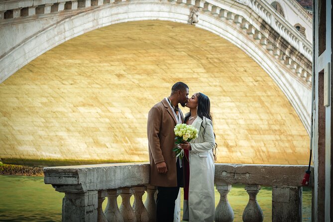 Luxurious Photoshoot in Venice - Campo Santa Maria Formosa side streets: the Venice most people miss