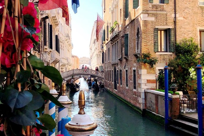 Morning Walking Tour of Venice with Gondola Ride - Santa Maria della Salute: plague vow, big baroque drama