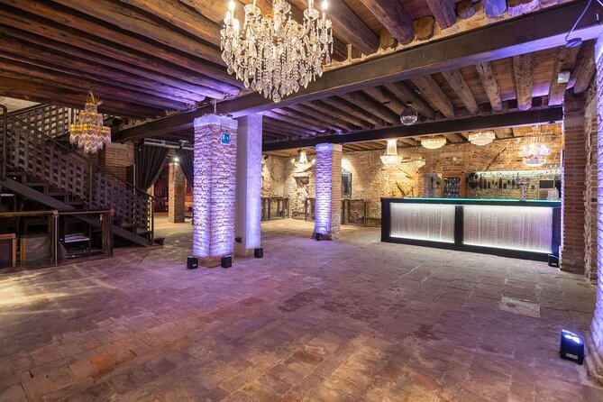 Murano Glass Blowing Demonstration - The Glass Cathedral - Who should book this glass cathedral demo?