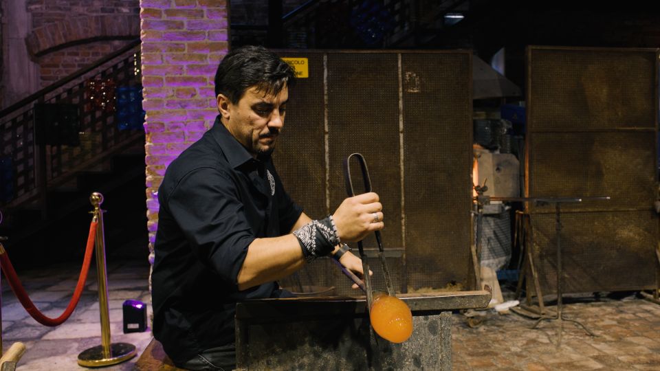 Murano: Glass Blowing Demonstration with Optional Drinks - Who this fits best (and who might want to skip it)