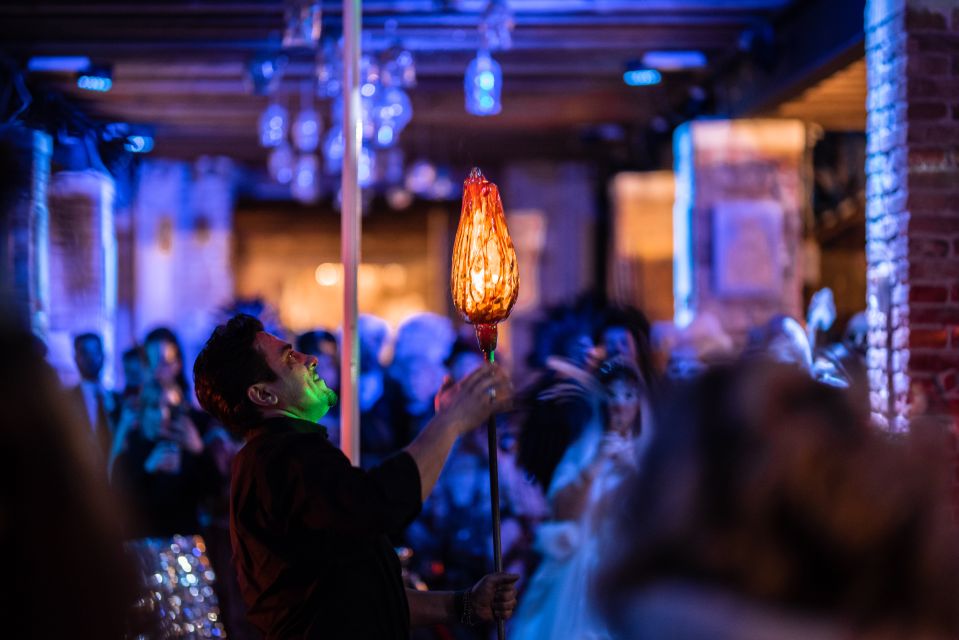 Murano: Glass Blowing Demonstration with Optional Drinks - The music and atmosphere: why the venue changes how you experience glass