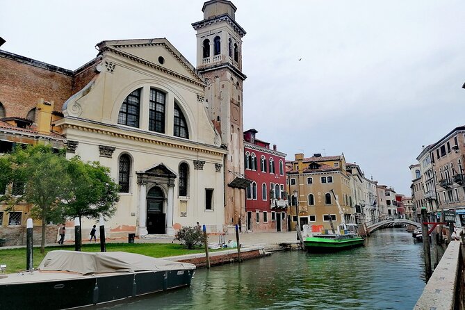 Off the Beaten Path Walk in Venice - Starting at Campiello dei Squelini: the Venice you only see when you slow down
