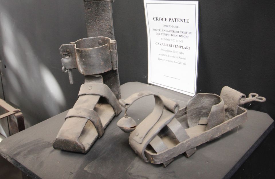 Prisons' Palace: Maleficia, Inquistion torture tools - Finding Prisons’ Palace near San Marco, without wandering
