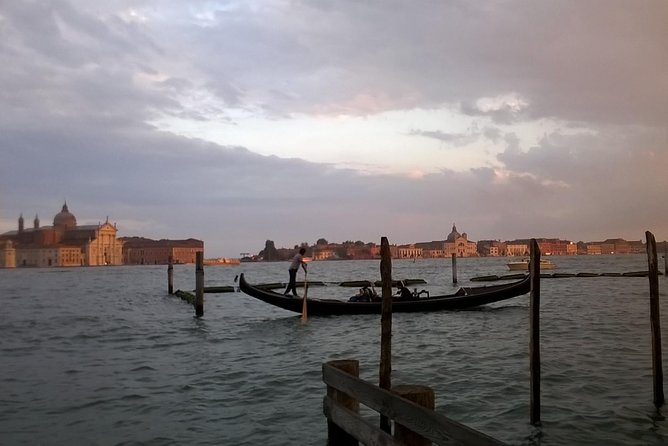 Private Boat Tour to Murano, Burano and Torcello - Murano glass shop stop: private access to how it’s made