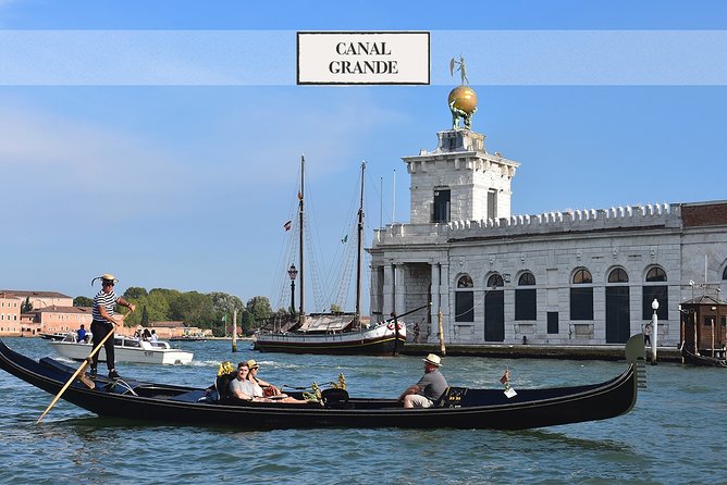 Private Crafted Gondola Ride on the Grand Canal - St. Mark’s departure: how to avoid the classic Venice meeting-point headache