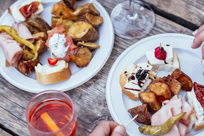 Private Drinks & Bites in Cannaregio Tour - What you actually eat and drink: 3 bites, 3 drinks, and real aperitivo culture