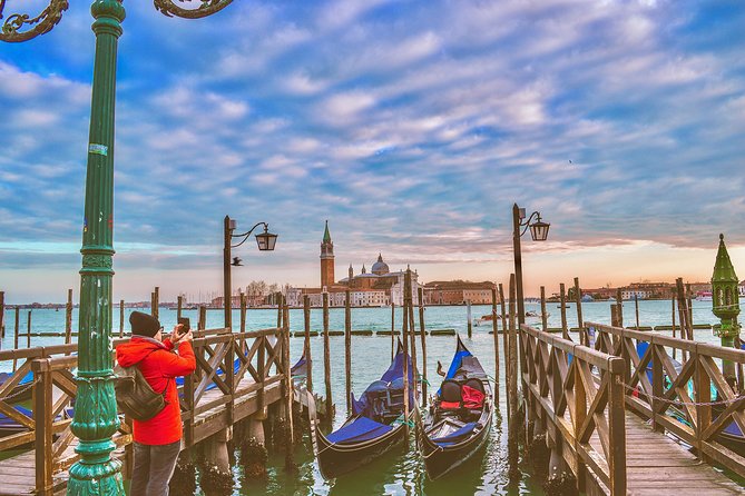Private Gondola Ride in Venice - Basilica della Salute and Punta della Dogana: the Grand Canal viewpoints