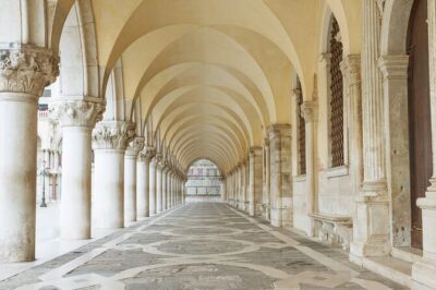 Private or Semi Doge's Palace & Saint Mark's Basilica Guided Tour - Doge’s Palace entry: power, luxury, and the darker rooms