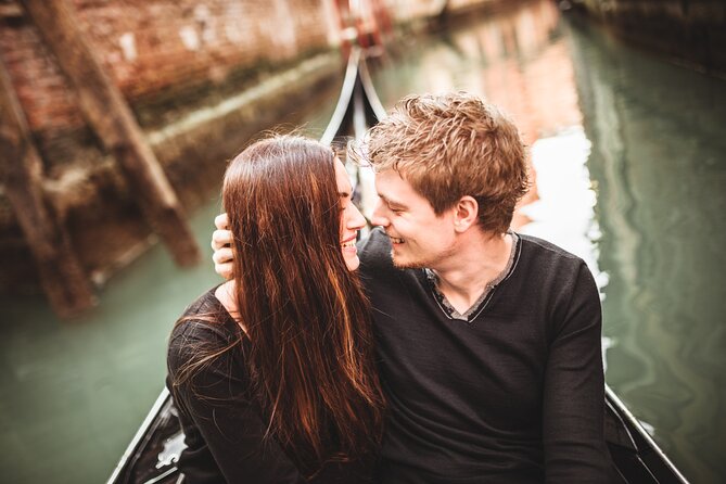 Private Photoshoot on Personal Gondola in Venice - Where You Meet and How the Session Starts at Caffè Florian