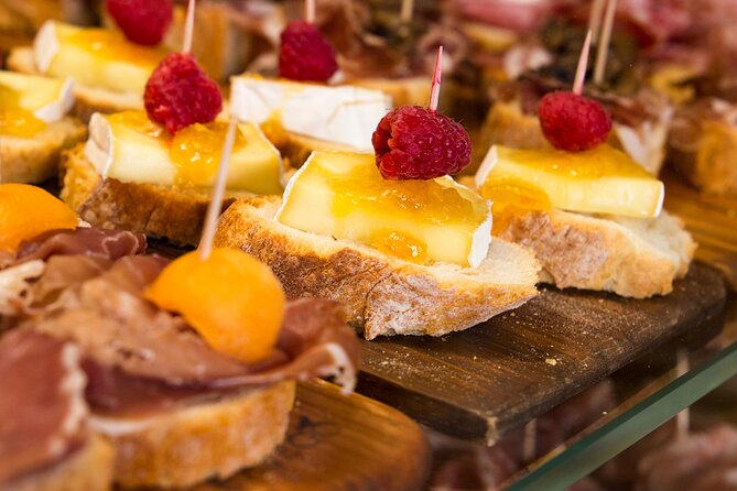 Private Secret Venice Tour; Rialto Market, San Polo & Food and Wine tasting - Grand Canal viewpoints and T Fondaco dei Tedeschi