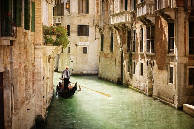 Private Tour: Venice Gondola Ride with Serenade - Stop-by-stop: what you’ll see from the water