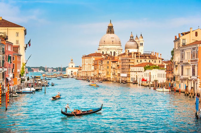 Private Tour: Venice Gondola Ride with Serenade - Who should book this Venice gondola serenade