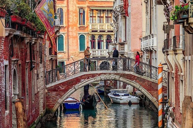 Private Tour: Venice Half-Day Walking Tour - The Salute Church (Our Lady of Health) and San Zaccaria’s oldest crypt