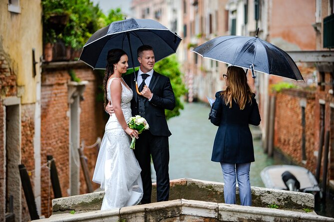 Professional Photoshoot in Venice - What You Get Back: 50 JPEGs, 5 Edited Photos, and Why That’s a Good Mix