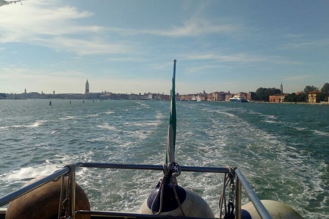 Punta Sabbioni to Venice Round-Trip Boat Ticket - Landing in Venice: walking in fast, then seeing the real city