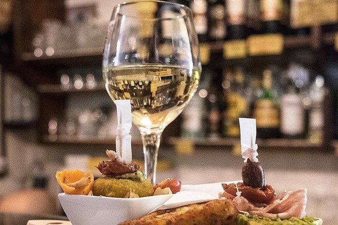 Rialto Market Food Tour: Wine Tasting and Sightseeing in Venice - Lunch and wine: what’s included and what to watch