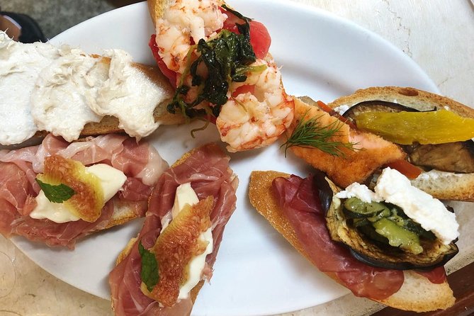 Semi-Private Venice Market and Cicchetti Food Experience - Prosecco with cicchetti: how to make it enjoyable, not sloppy
