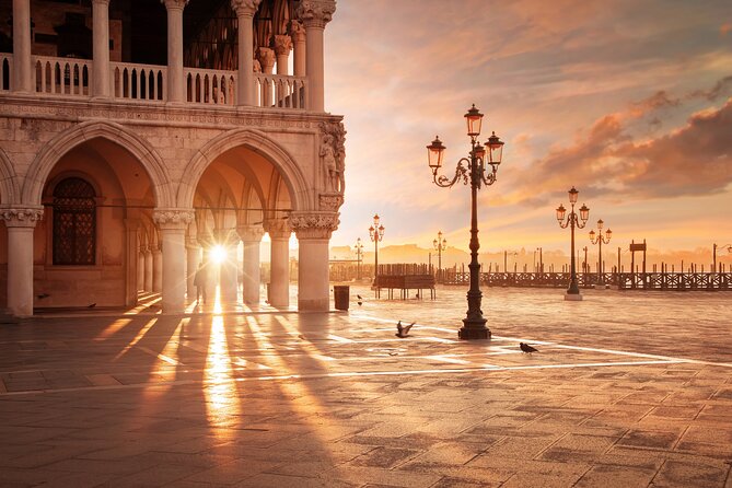 Skip-the-Line: Doge's Palace & St. Mark's Basilica Fully Guided Tour - Getting started at Riva degli Schiavoni (and why location matters)