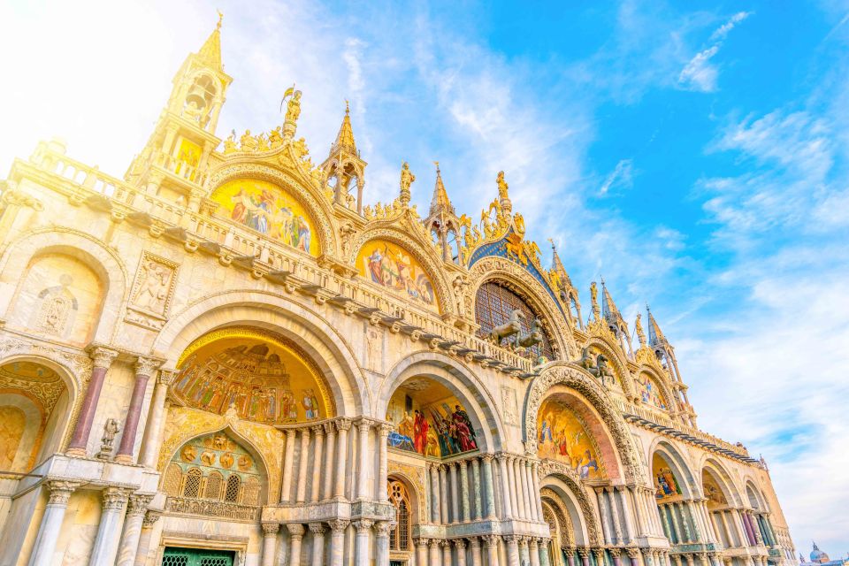 Skip-the-Line Guided Tour of Doge's Palace - Guides, listening comfort, and the shared-tour pace
