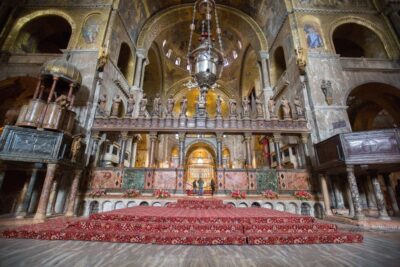 Skip the Line: St. Mark's Basilica Guided Tour - St Peter’s Door Entrance: Your Short Orientation Starts Immediately