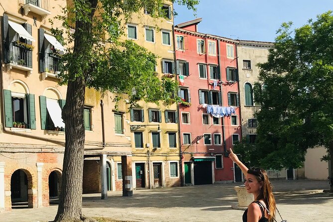 Small-Group Walking Tour of the Jewish Ghetto in Venice - The green spaces at the edges: the story begins before the walls