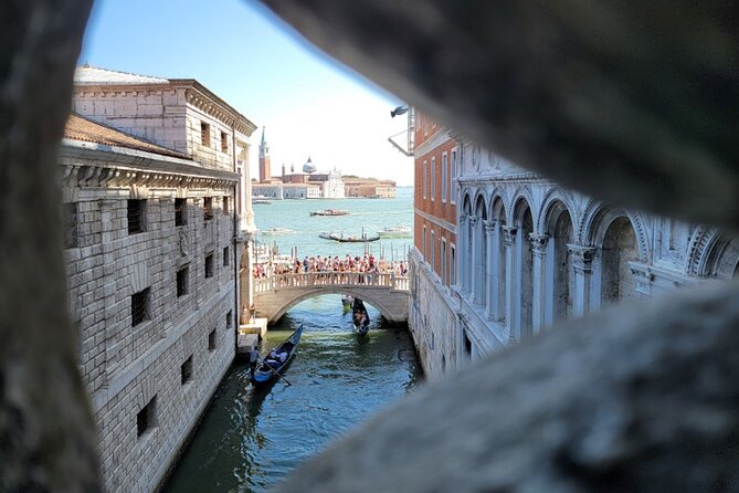 St Mark's, Doge's Palace, with Murano and Burano & Gondola Ride - Price and logistics: Why $34 can be a smart move in Venice