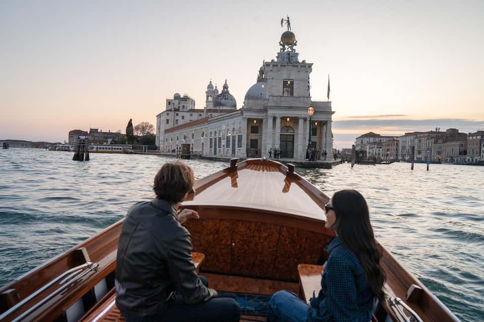 Sunset Serenity Cruise in the Venice Lagoon - Giudecca wine tasting: the “calm Venice” start you’ll feel right away