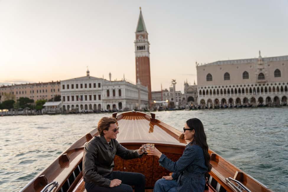 Sunset Serenity Cruise in the Venice Lagoon - Prosecco, champagne, and the small details that make it romantic