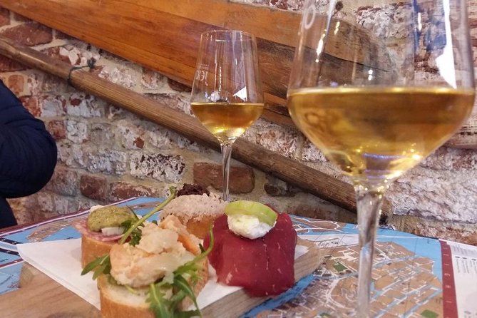 Tapas & Wines through secret Venice - Basegone and the second bacaro: where the tour becomes real