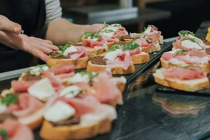 Tapas & Wines through secret Venice - The guide factor: why names like Maggiolini and Gianmarco keep coming up