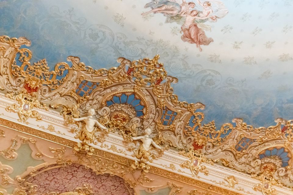The Majestic Teatro La Fenice: Guided Tour in Venice - La Fenice size and sound: the facts that make it feel alive